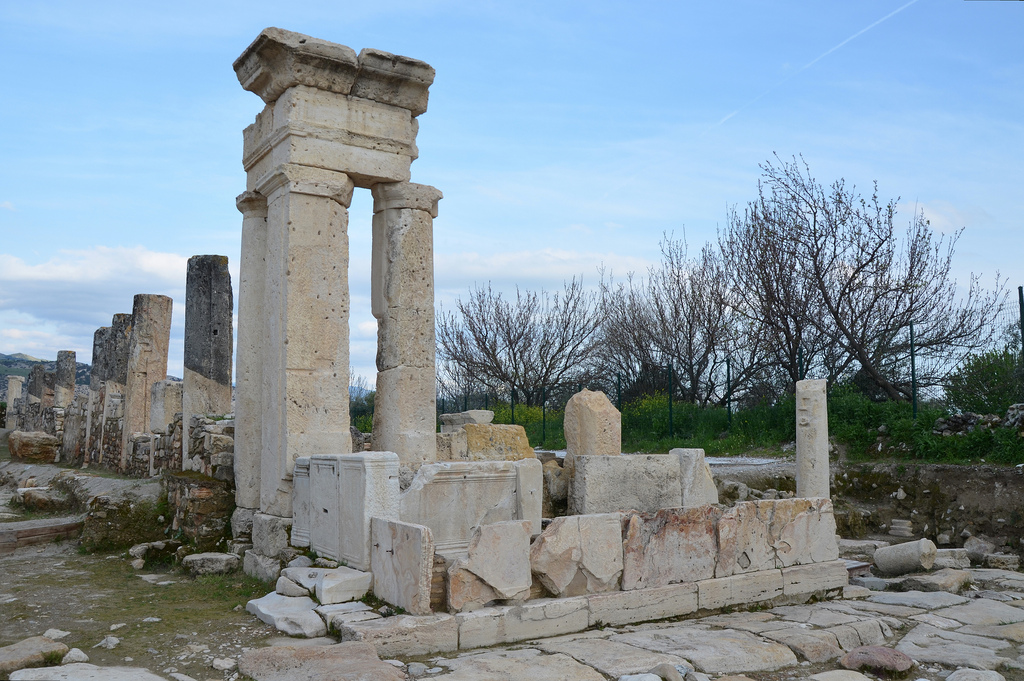 The Nymphaeum (Orpheus Fountain) built at the crossroads between the Colonnaded Steet and the Hierapolis Street.