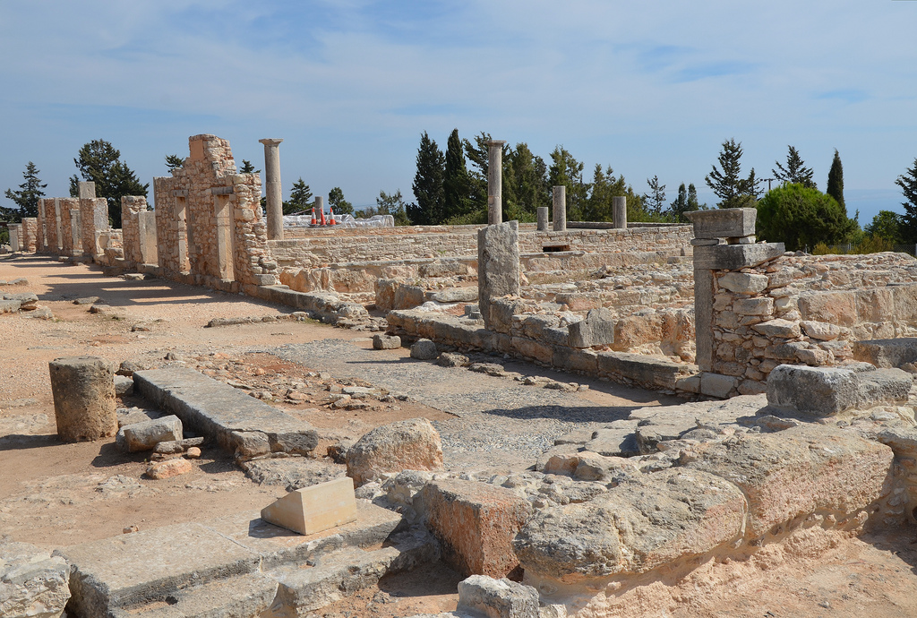 the South and North Buildings, which may have been used for the display of votives or the accommodation of visitors.