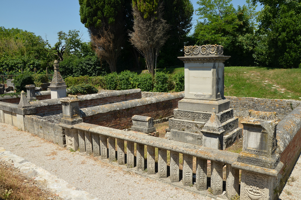 The Roman necropolis dating between the 1st and the 3rd century AD, it comprises of five burial enclosures containing numerous cremation and inhumation burials.