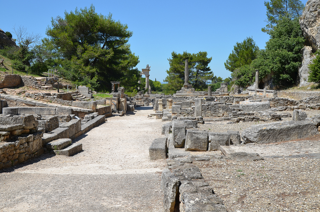 Overview of Glanum.