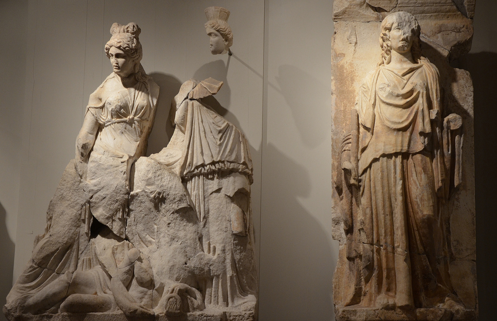 Relief frieze of the Parthian monument depicting the Meeting of the gods.