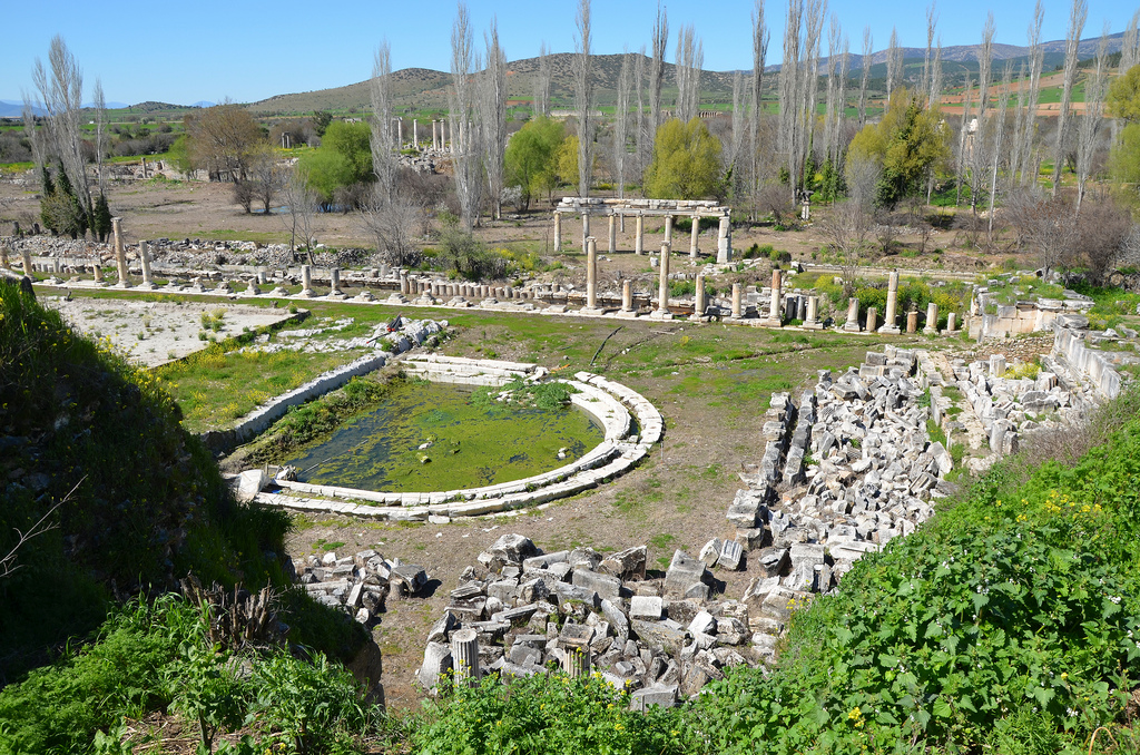 The Portico of Tiberius and the eastern edge of the pool. On the right lie the ruins of the Agora Gate.