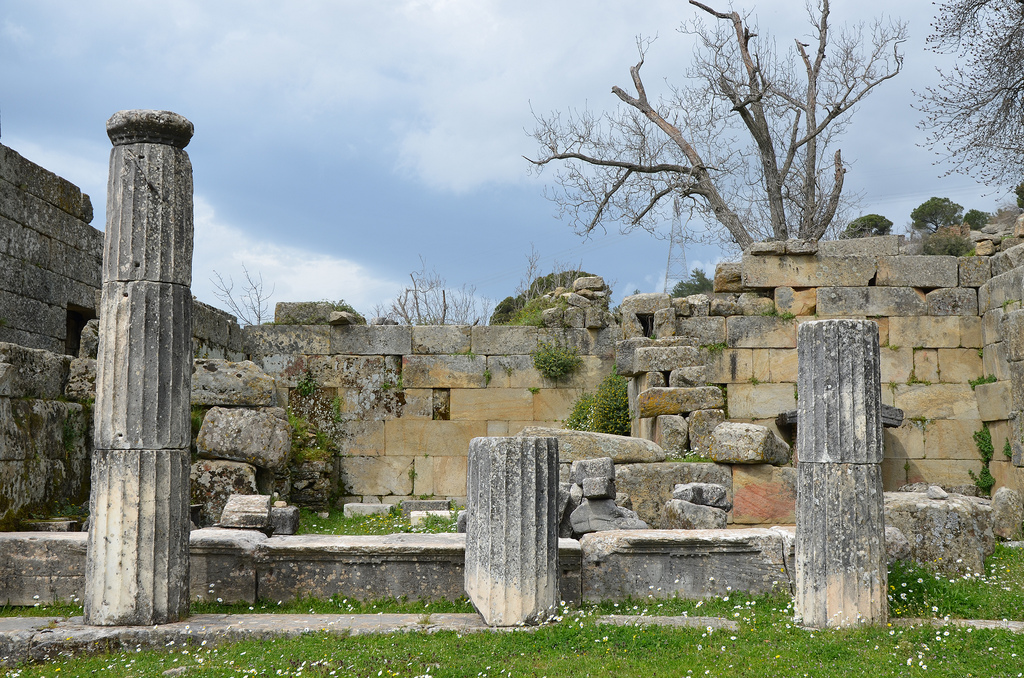 The Oikoi Building built by Idrieus (351-344 BC), it possibly served as a Treasury, it had two rooms behind a marble portico with four doric columns.