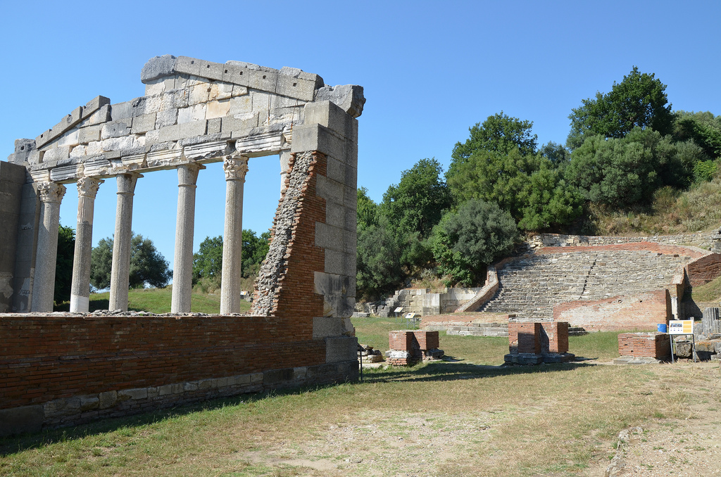 The north-western edge of the Agora of Apollonia with the Bouleterion, the Triumphal Arch and the Odeon.