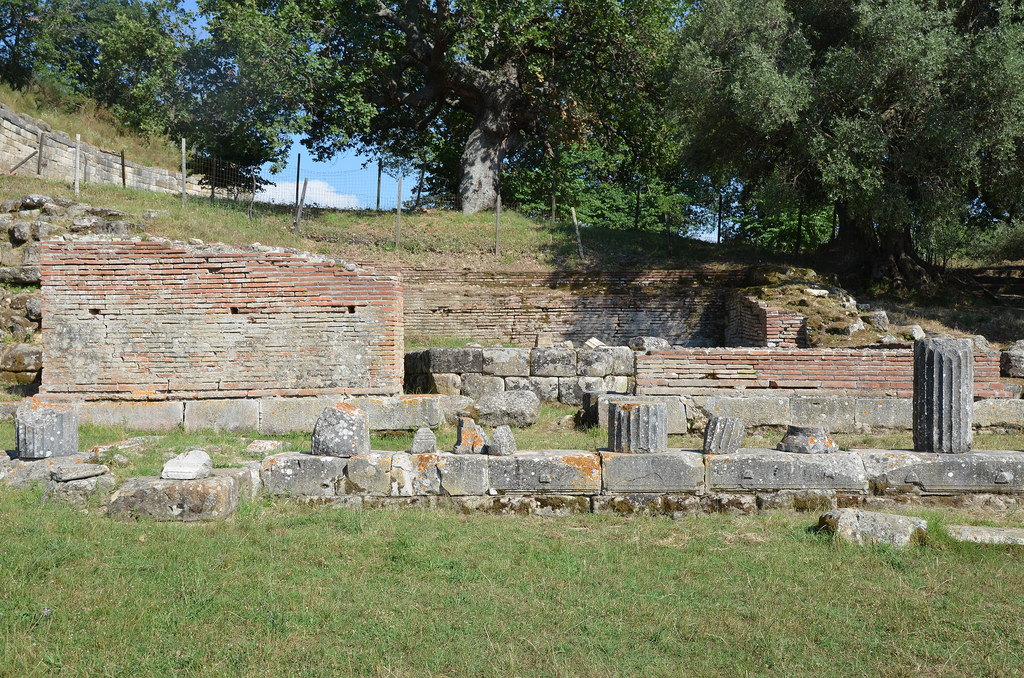 The Library dated to the 2nd century AD. It had a square plan and was built on the ruins of an earlier existing Doric portico.