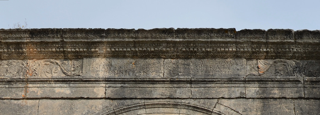 The Latin inscription on the bridge Pont Flavien stating that it was built at the instigation of Lucius Donnius Flavius.