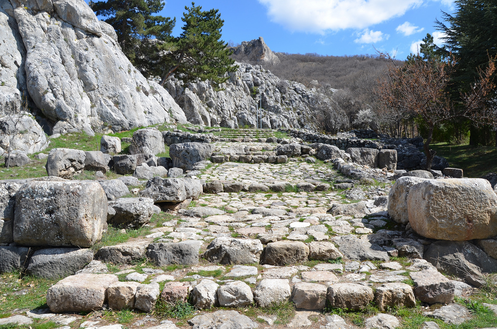 The entrance to Yazılıkaya sanctuary.