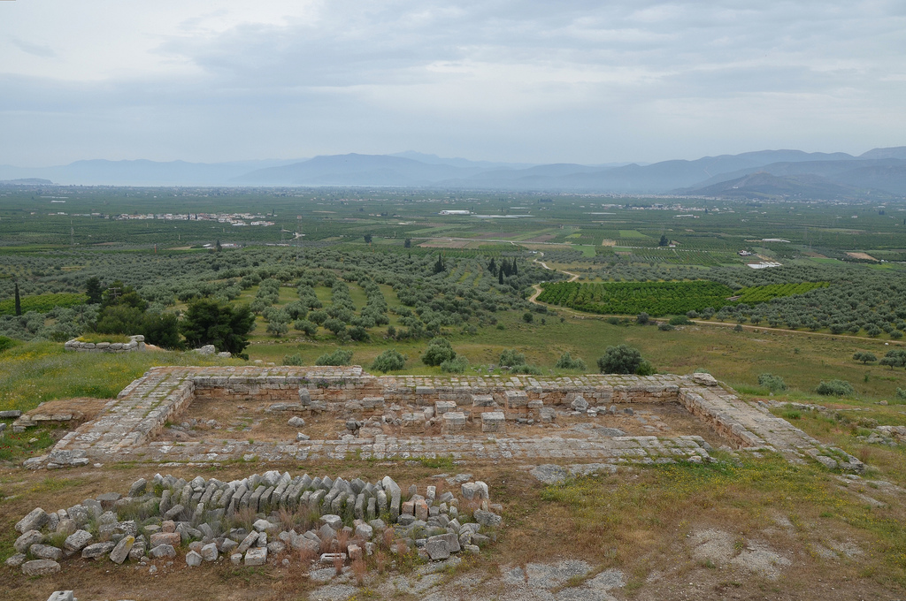 Overall view of New Temple of Hera from the upper terrace.