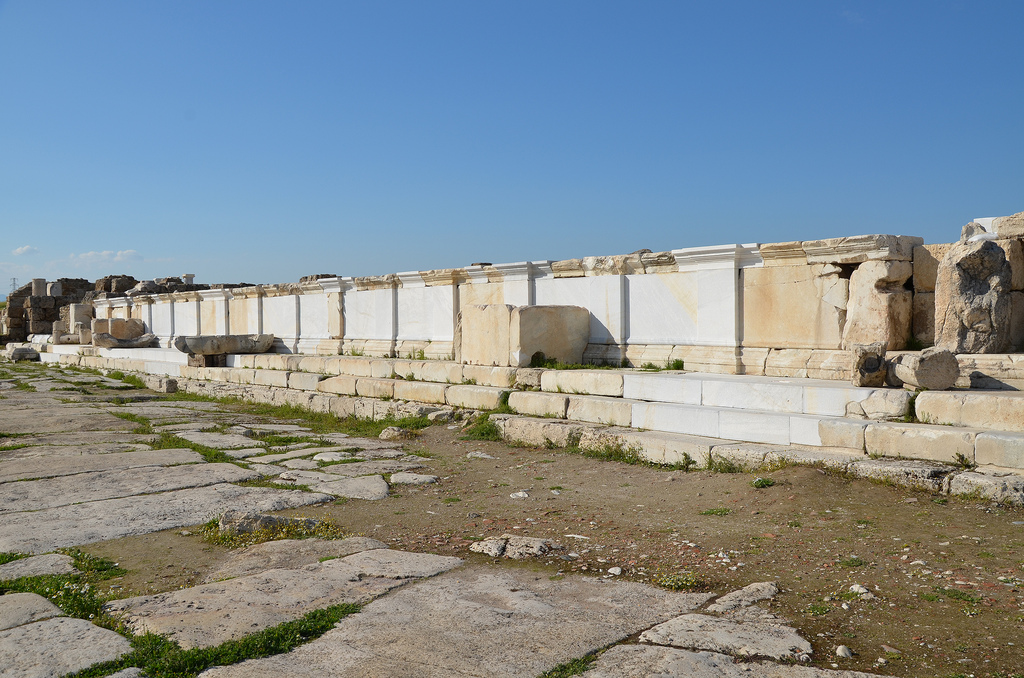 The monumental nymphaeum built during the reign of Septimius Severus. It consisted of a square water basin with a colonnade on two sides adjoined by semicircular fountains. 